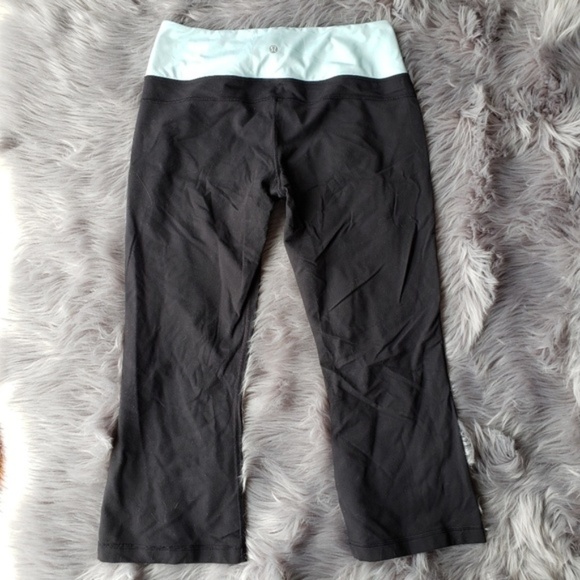 Lululemon Crop Yoga Pants Black/teal/White sz 10 - Picture 2 of 6